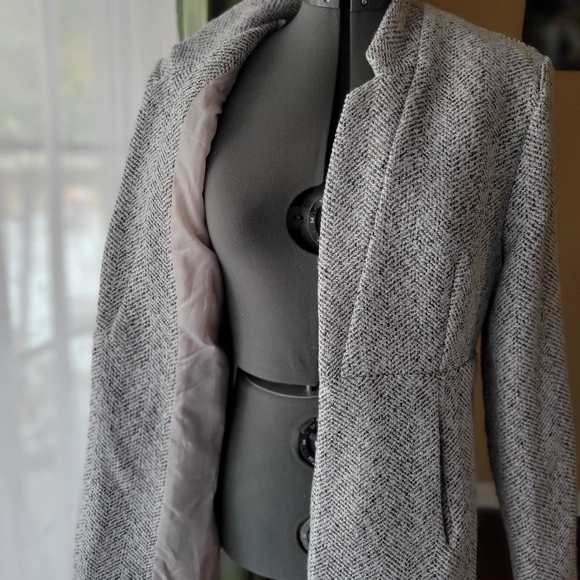 Vici Tayshia Wool Gray Patterned Jacket with Pockets Tapered Waist Size Medium - Picture 8 of 10